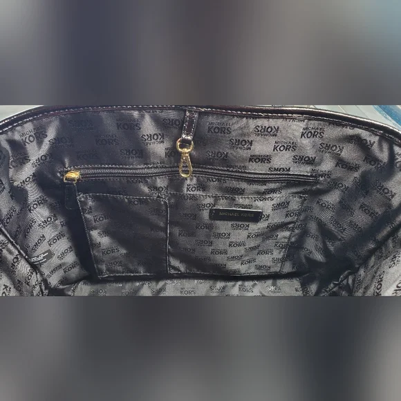 Michael Kors MK Signature Embossed Jet Set Carryall Tote Bag Black EUC - Picture 13 of 14